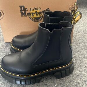 listing-status-banner